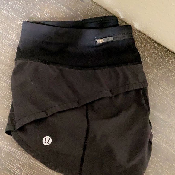 lululemon athletica Pants - lululemon speed up shorts 2.5” size 2